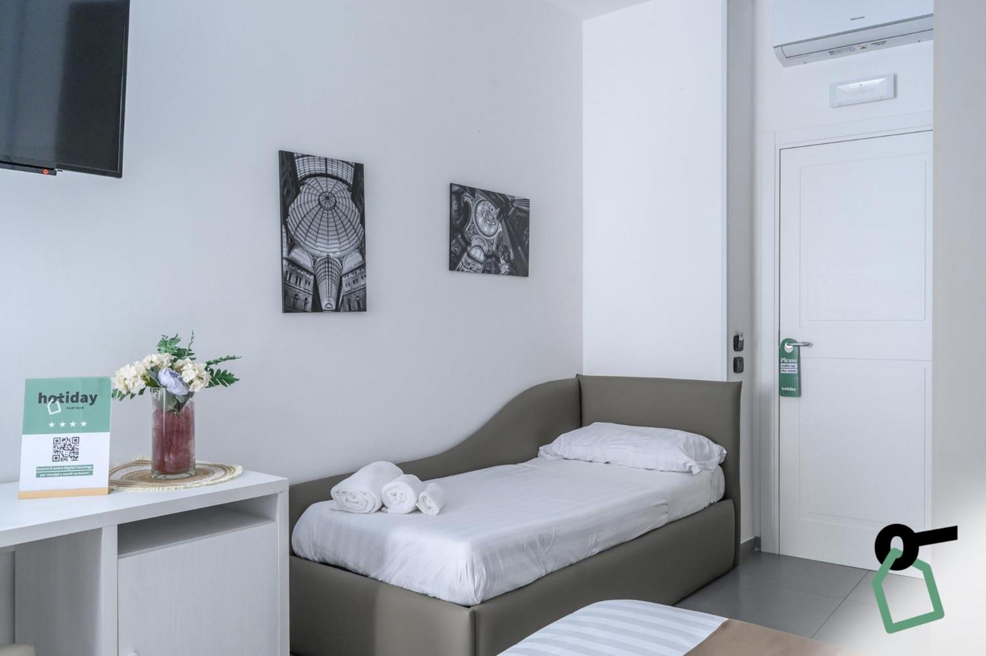 Hotiday Room Collection - Napoli Sant'Arcangelo Exterior photo