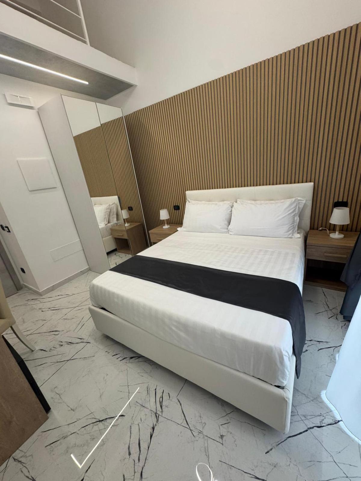 Hotiday Room Collection - Napoli Sant'Arcangelo Exterior photo